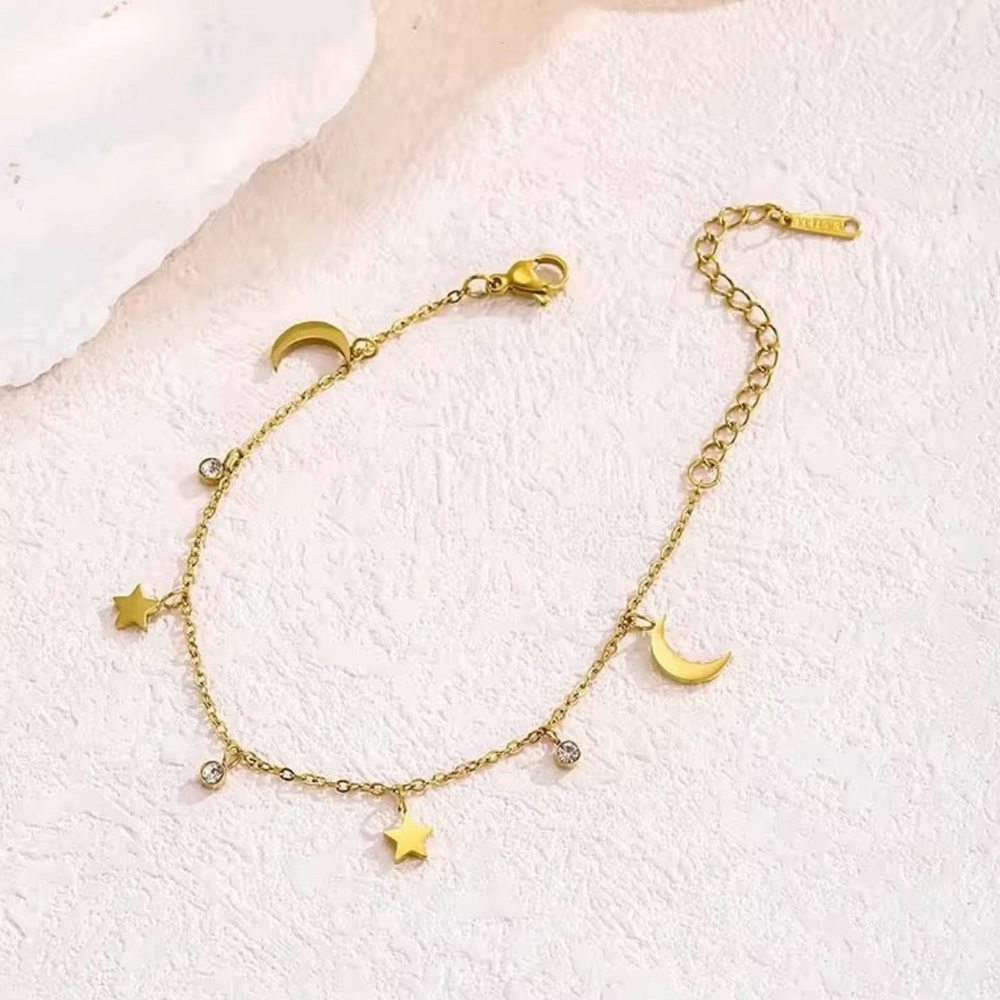 18k Gold Plated CZ Charm Bracelet with Star and Moon. New.